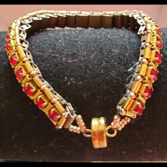 Handcrafted 5 1/2” Princess Kate Red Rhinestones Bracelet - Picture 3 of 5